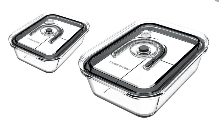 Voici quelques balises alt descriptives pour l'image:
Deux boîtes de conservation en verre avec couvercles transparents et noirs.