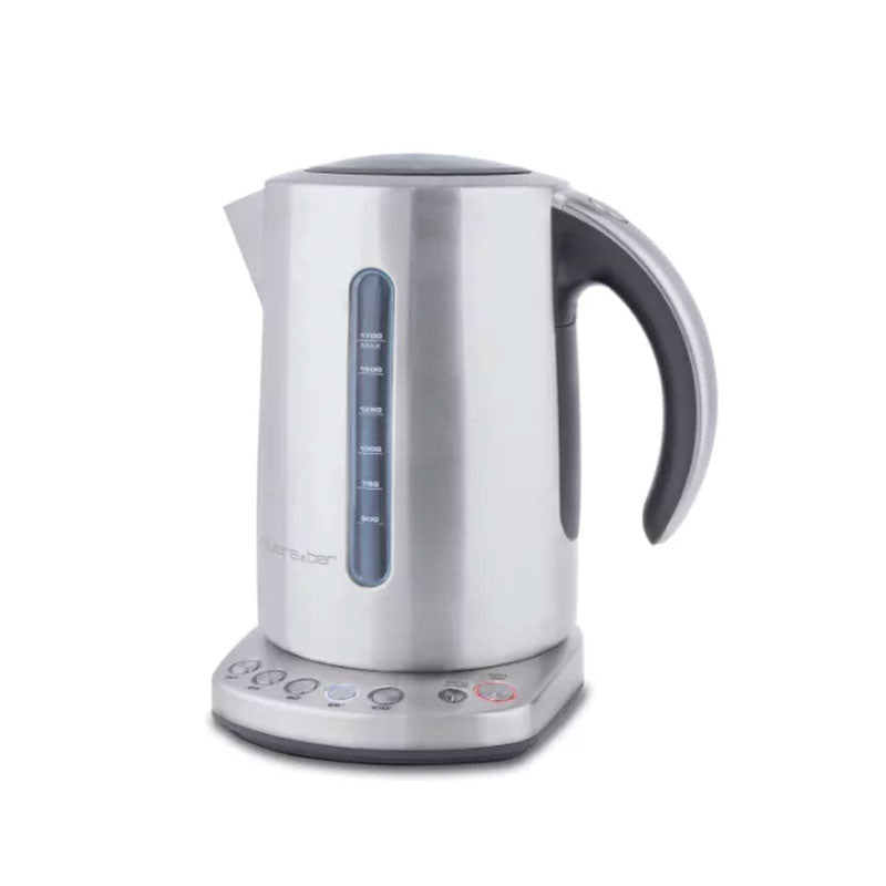 Bouilloire électrique en acier inoxydable avec une poignée noire, une fenêtre de niveau d'eau et un panneau de commande avec plusieurs boutons sur la base, sur fond blanc.