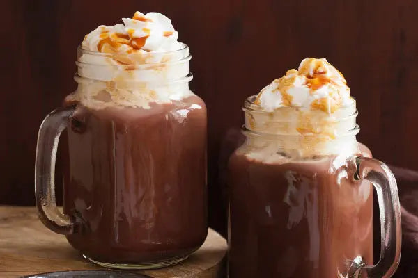 Chocolat-chaud-au-caramel-beurre-salé riviera&bar