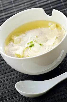 Soupe-chinoise-Won-Ton-raviolis-chinois riviera&bar