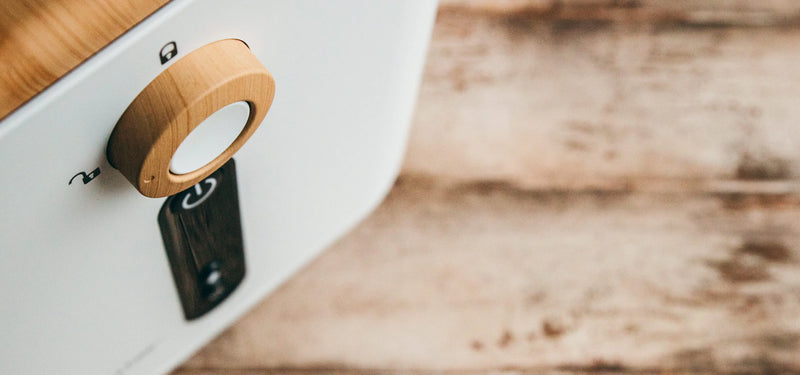 Accessoires maison au quotidien riviera&bar avec ustensiles et décoration intérieure chaleureuse