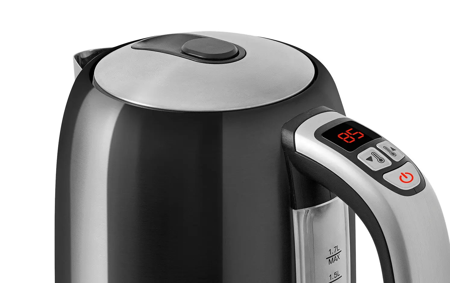 Un gros plan de la Bouilloire Serena | Noir | 1,7L de riviera&bar montre son couvercle en acier inoxydable, l'affichage digital de 85°C, les boutons de contrôle sur la poignée, et 11 réglages de température pour un chauffage précis.
