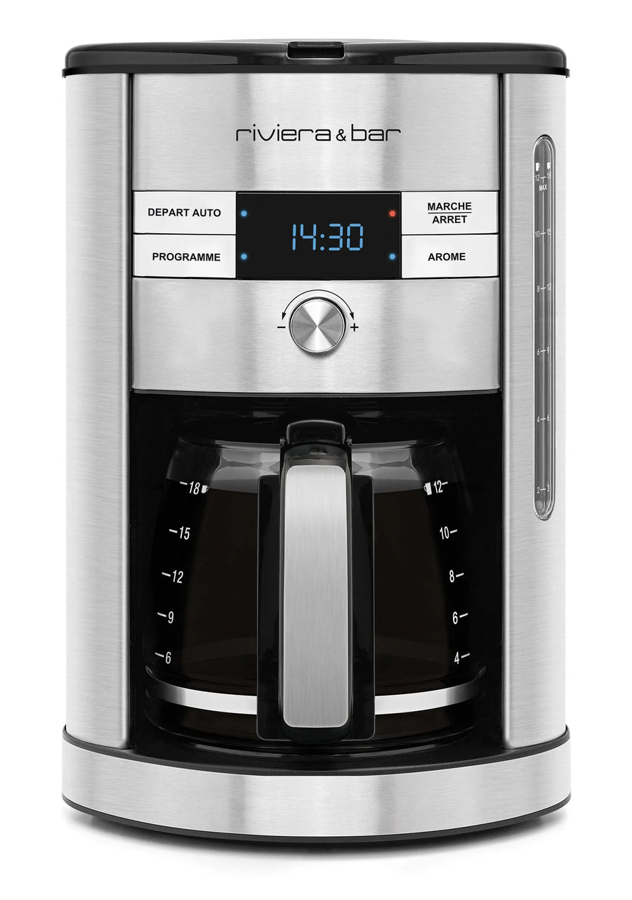 La Cafetière Filtre Inox BCF550 de riviera&bar offre un affichage digital à 14:30, une carafe en verre graduée et des boutons de contrôle multifonctions à l'avant pour une expérience moderne du café filtre.