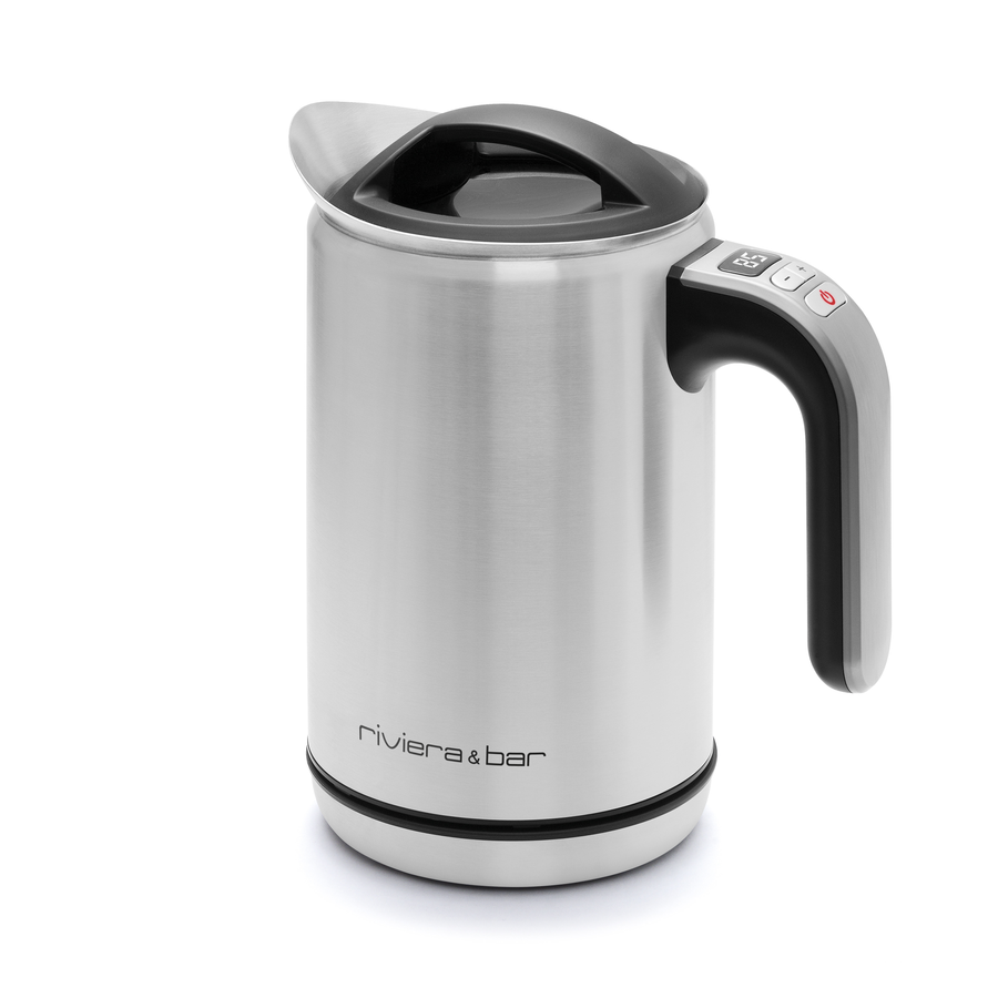 La Bouilloire Elva - Inox satiné (1 L) de riviera&bar est une bouilloire électrique compacte et moderne avec une poignée, un couvercle et une base noirs, deux boutons de poignée, une température réglable, un design élégant et une construction sans BPA.