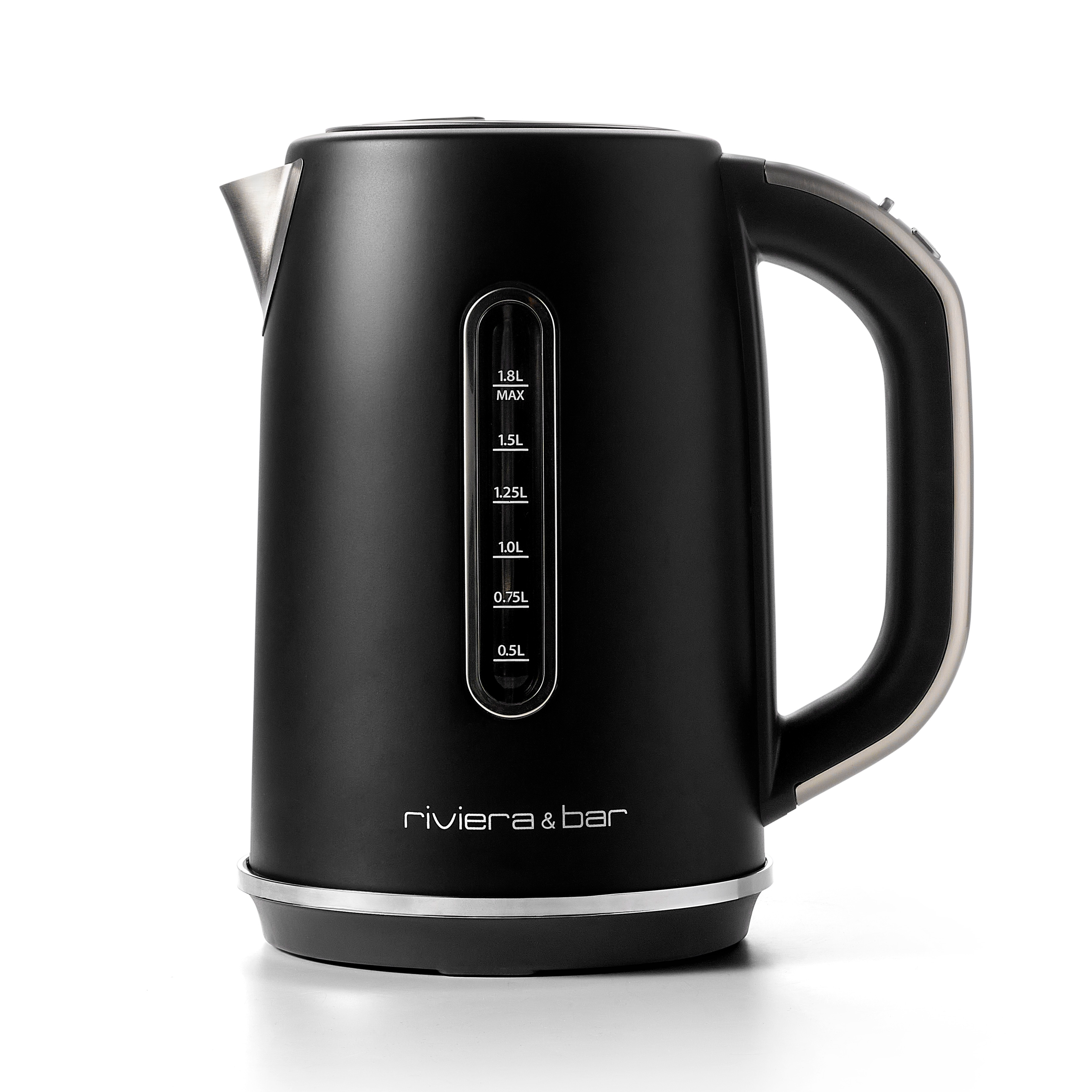 La Bouilloire Alma | Black Satin | 1.8L de riviera&bar a un indicateur de niveau d'eau, un bec et une poignée argentés, et un thermostat réglable pour un chauffage précis. La marque est imprimée sur la partie inférieure de la face avant ; le fond est blanc uni.
