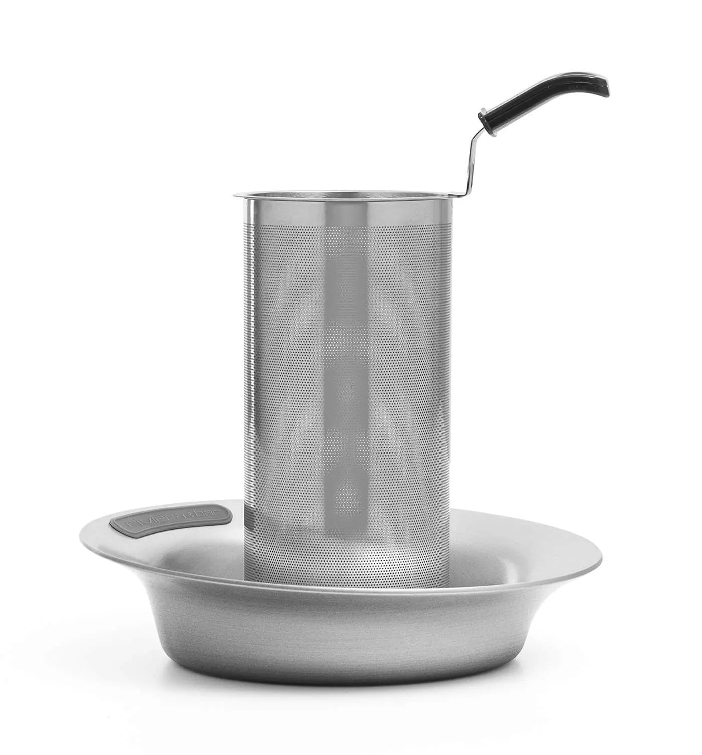 Un filtre à huile pour friteuse en acier inoxydable avec un panier cylindrique à mailles fines, une poignée noire et une base à large rebord - idéal pour filtrer l'huile ou préparer des infusions comme dans la Théière Jaïpur Zen (1,2 L) de riviera&bar.
