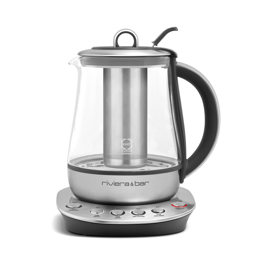La Théière Jaïpur Zen de riviera&bar est une théière électrique en verre avec un infuseur en acier inoxydable, une poignée et un couvercle noirs, ainsi qu'une base de contrôle numérique indiquant la température et les fonctions et portant la marque "riviera&bar".