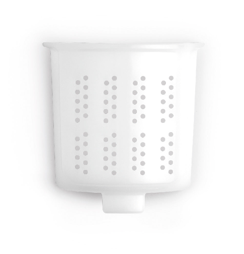 Un panier en plastique blanc avec des rangées de petits trous ronds, conçu pour égoutter ou rincer les aliments lors de la préparation de pâtes maison avec la riviera&bar Machine à pâtes PMP 350.
