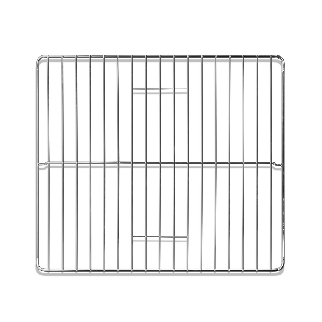 La grille de four riviera&bar Four posable à parois tempérées 46 L présente des barres horizontales et verticales régulièrement espacées, parfaites pour expérimenter différents modes de cuisson, montrées du dessus sur un fond blanc.