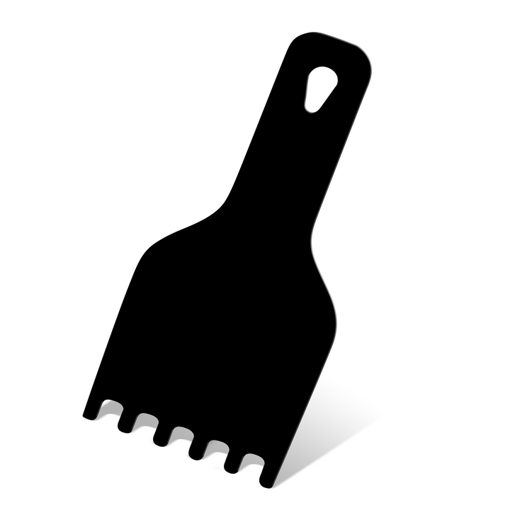 Un pic à cheveux en plastique noir avec cinq larges dents et un manche doté d'un petit trou près du sommet, rappelant le design épuré du riviera&bar Plancha 2 zones de cuisson, projette une ombre légère sur un fond blanc.
