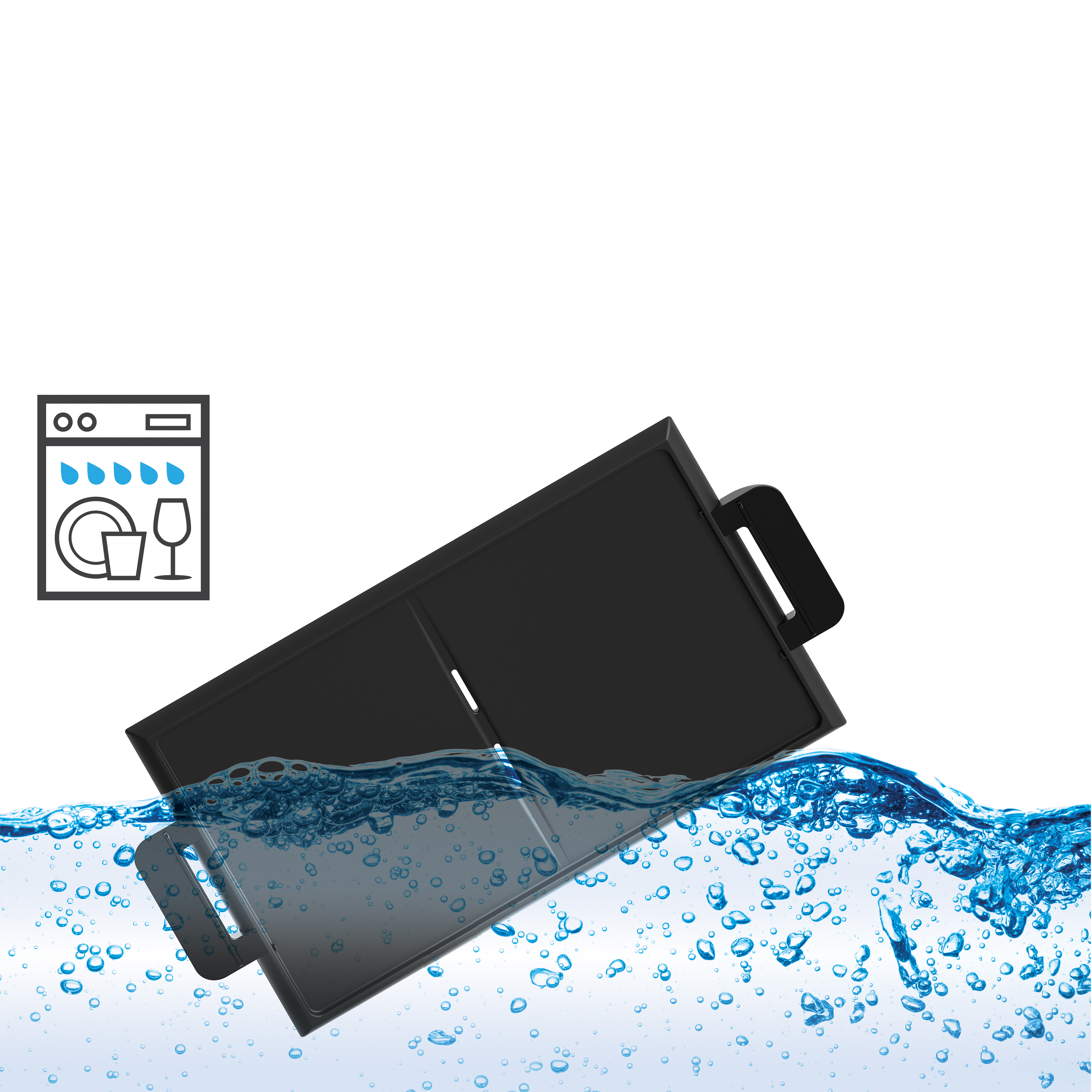 La riviera&bar Plancha électrique avec plaque amovible, un plateau noir élégant idéal pour la cuisine conviviale, est présentée partiellement dans de l'eau bouillonnante. Un pictogramme "lave-vaisselle" souligne sa facilité d'entretien.