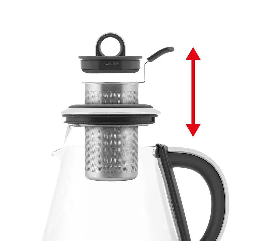 Théière en verre avec infuseur en métal et couvercle noir.